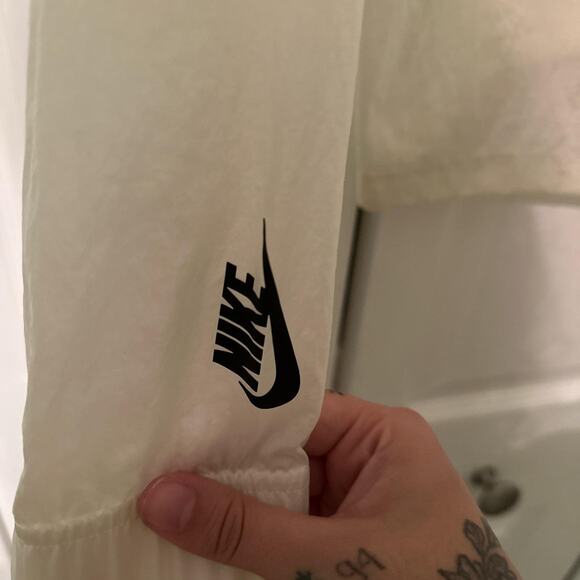 NikeLab Windbreaker Jacket - Picture 5 of 6